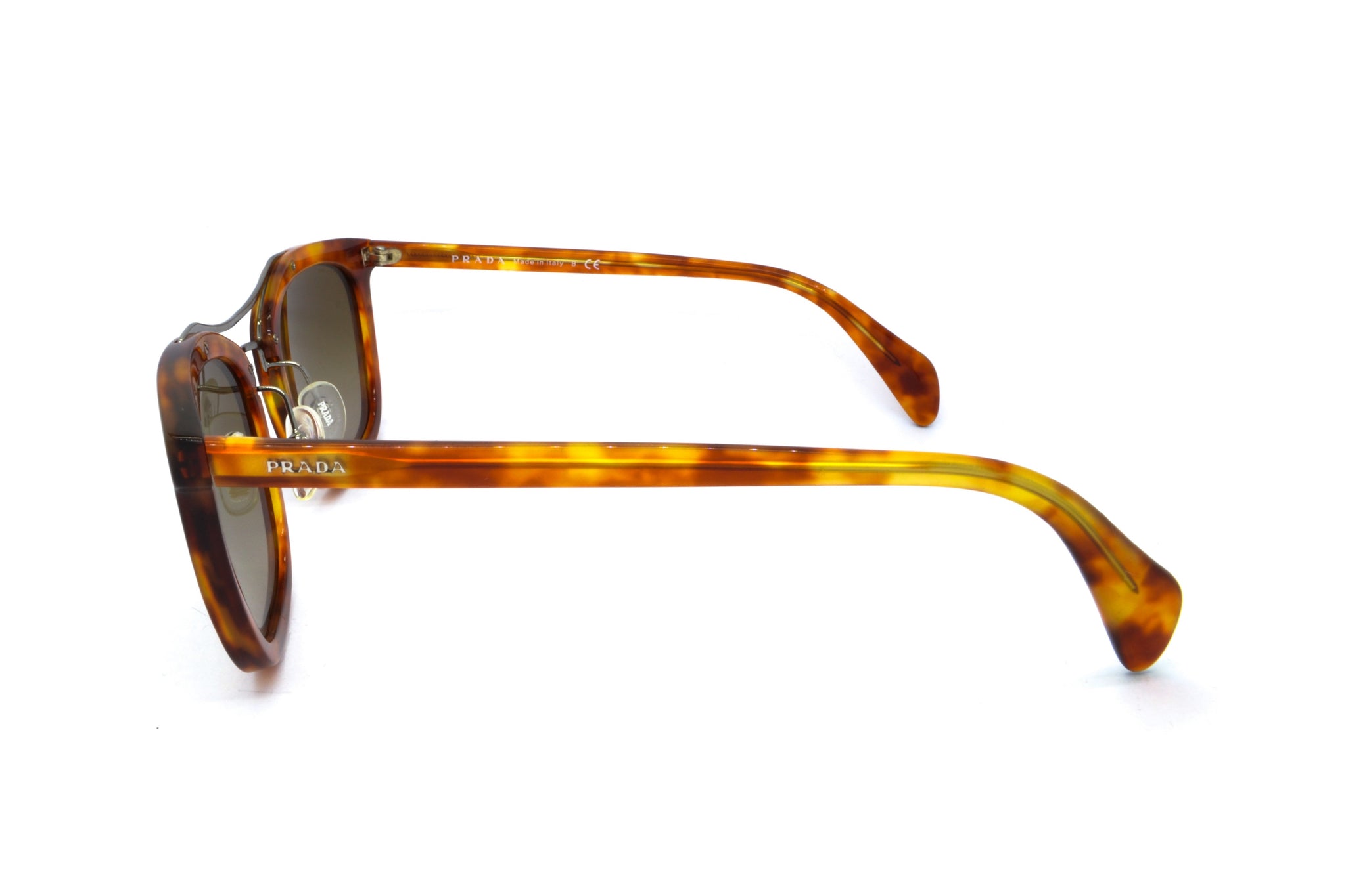 オーバージュリベラル2017 グランピュイディスカス1994 ONDA2019 Óculos de Sol PRADA- SPR17Q ABW-1X1 55X21 145 2N – Óptica Santa Rosa